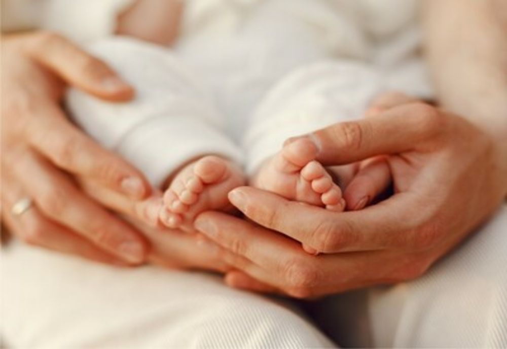 A început distribuirea voucherelor din programul pentru creşterea natalităţii. 350 de dosare au fost aprobate în prima etapă