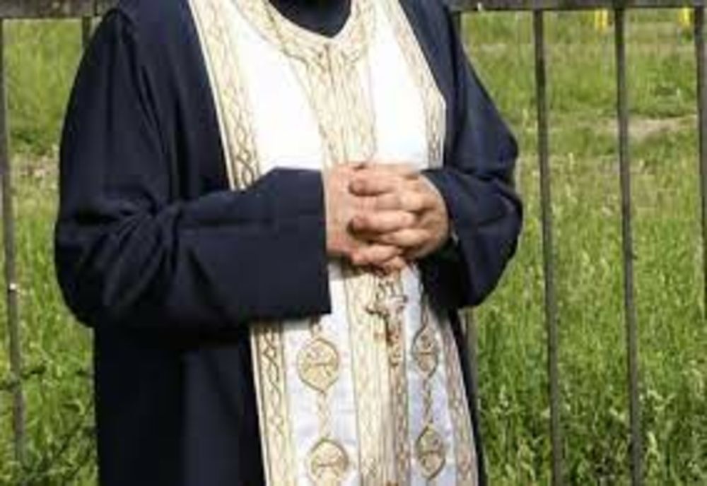 Un preot de la Parohia din comuna Oinacu, prins în timp ce se masturba, în apropierea Liceului Nicolae Cartojan