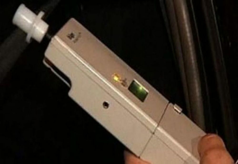 Conducător auto în vârstă de 84 de ani, depistat la volan cu o alcoolemie de 0,82 ml/l alcool pur în aerul expirat