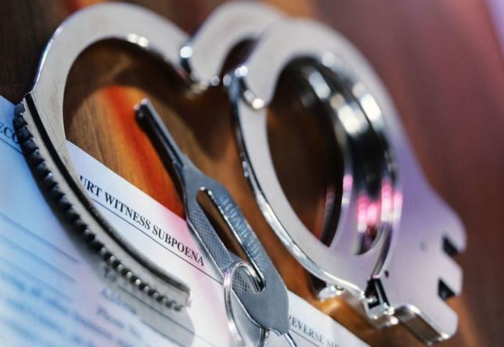 7 persoane din Bucureşti, cercetate într-un dosar de evaziune fiscală. Polițiștii au găsit 210.000 de litri de combustibil, fără documente de proveniență