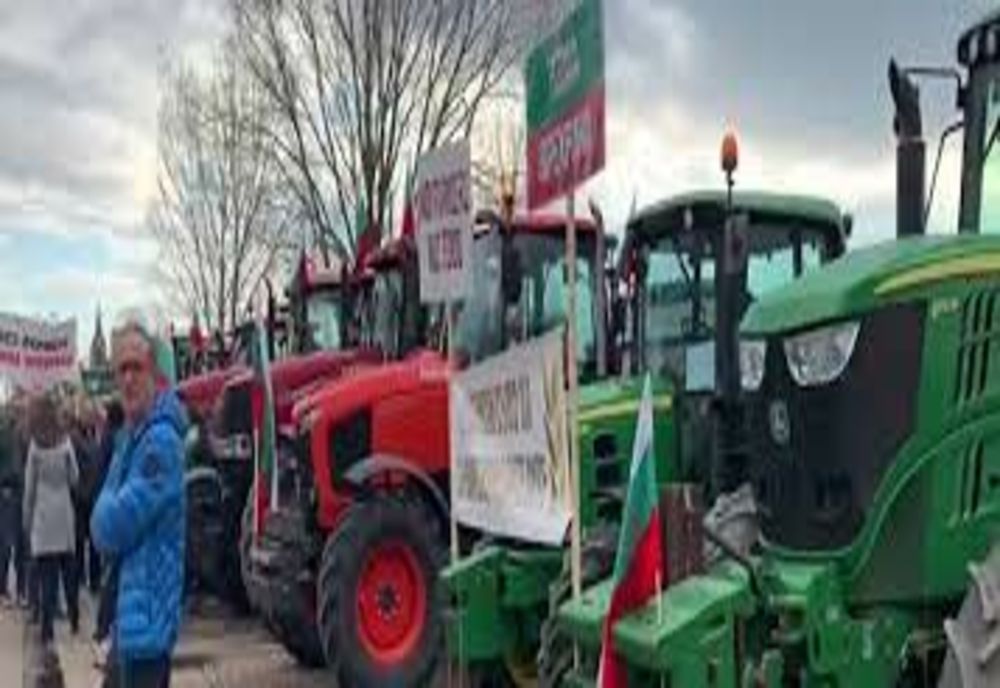 Trafic oprit pe ambele sensuri în Vama Giurgiu, din cauza protestelor producătorilor de cereale din Bulgaria