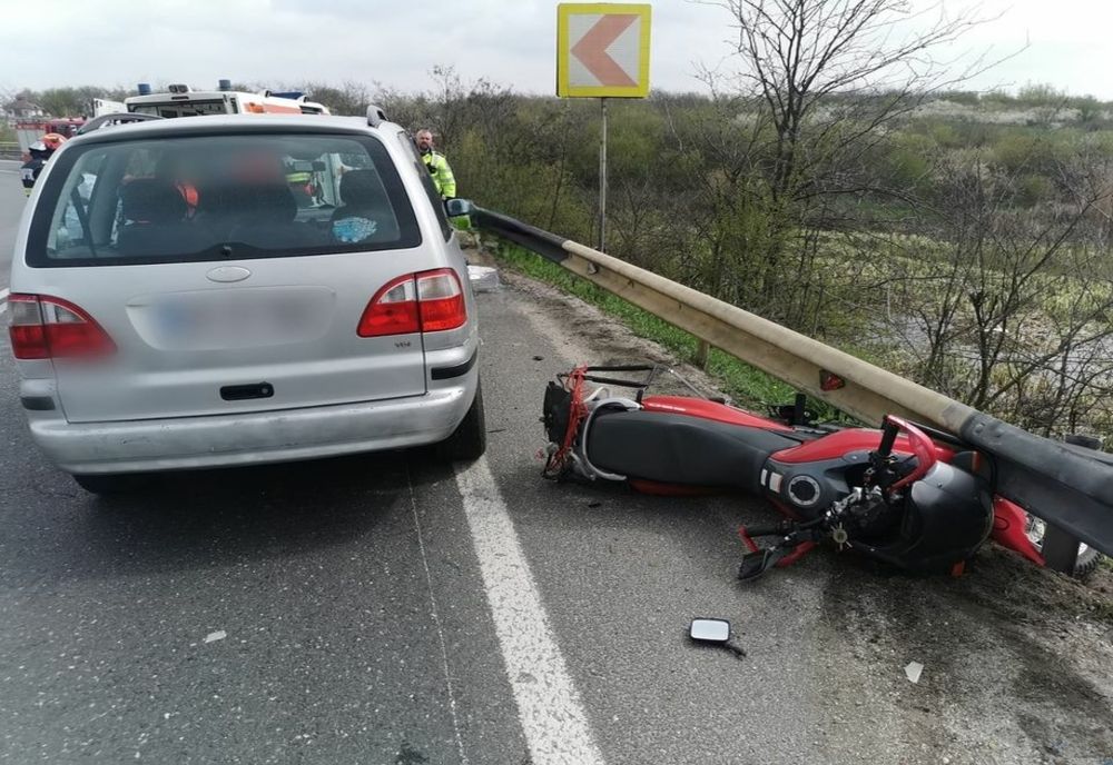 Accident rutier grav la Valea Plopilor, între o motocicletă şi un autoturism. A fost solicitat elicopterul SMURD. Motociclistul în stare gravă