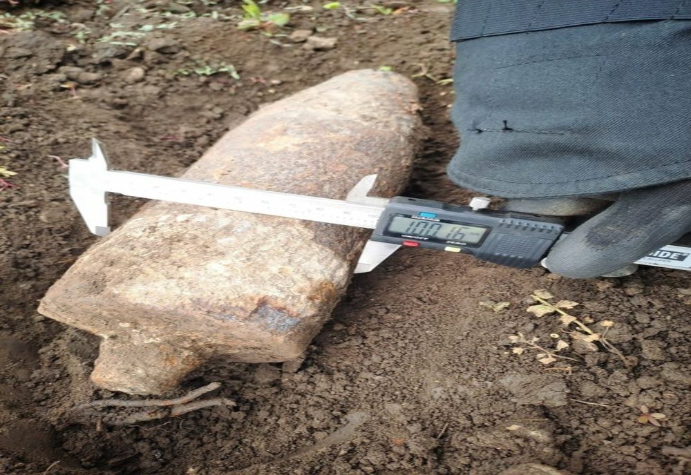 Giurgiu. Proiectil găsit într-o livadă, la Frasinu