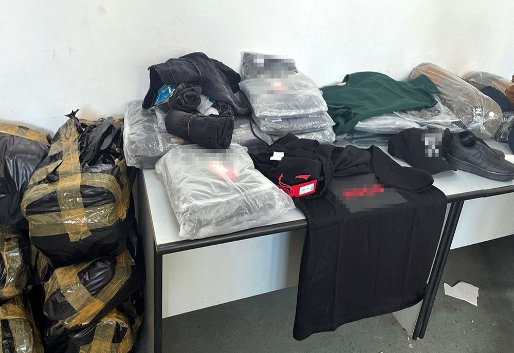 Giurgiu. Mai mulţi cetăţeni străini, cercetaţi pentru introducerea în ţară de bunuri contrafăcute