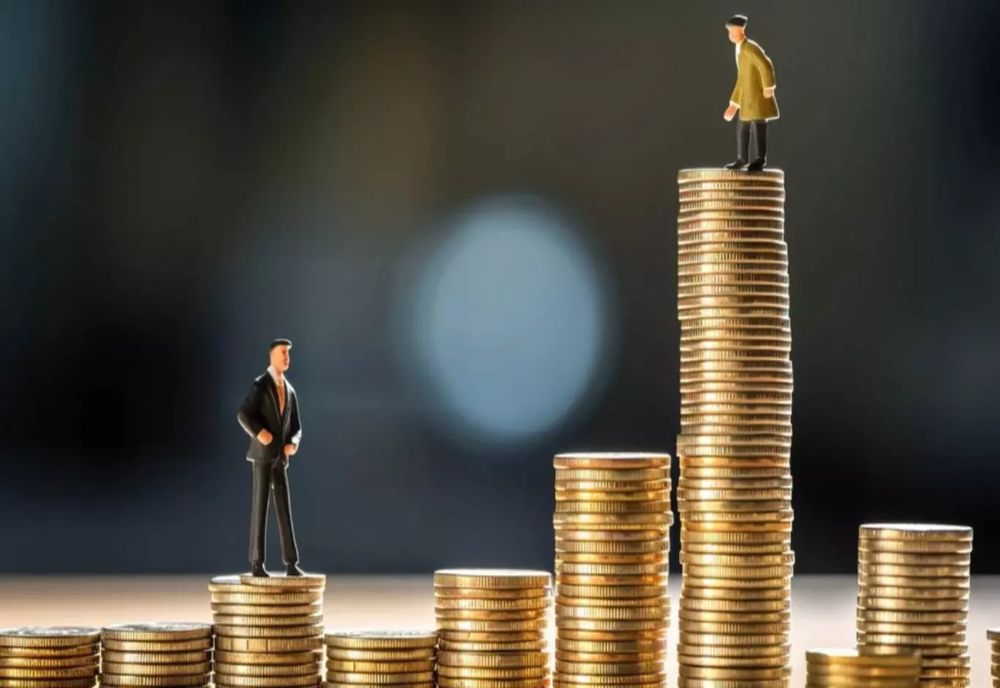 DEFICITUL BUGETAR A CONTINUAT SĂ CREASCĂ. ROMÂNIA ESTE CAMPIOANA EUROPEI LA INEFICIENȚĂ ÎN GESTIONAREA BANILOR