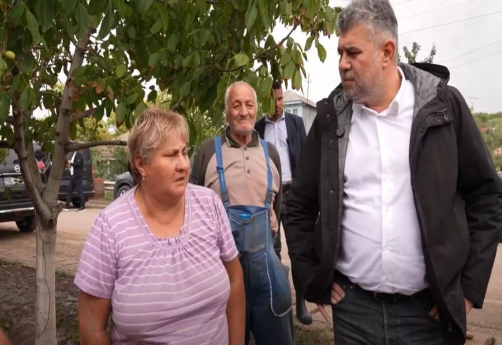 PREMIERUL CIOLACU, PRINTRE SINISTRAȚII DE LA GALAȚI: ”ABIA MARȚI CRED CĂ SE VOR RETRAGE APELE”