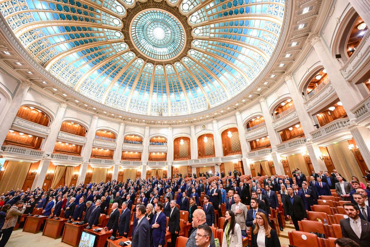 Bugetul pe 2026, pe ultima sută de metri: dezbateri în plenul Parlamentului astăzi, vot decisiv mâine