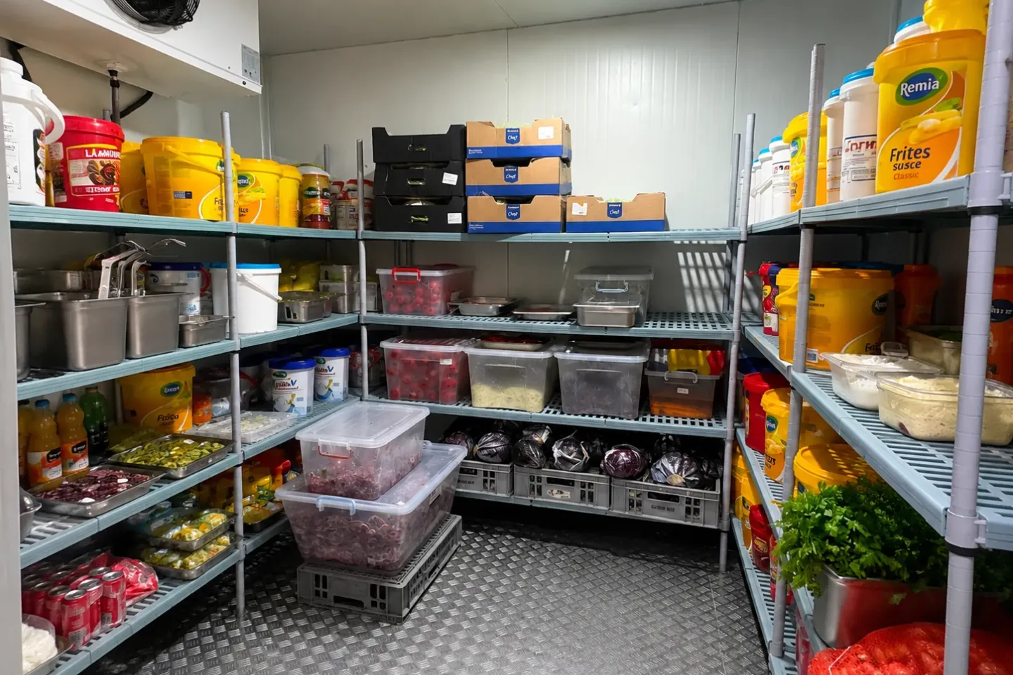 Amenzi de peste 550.00 de lei pe litoral. ANSVSA a închis sau suspendat activitatea a 12 unități