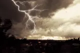 ANM: cod portocaliu și cod galben de furtuni. HARTA județelor vizate