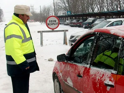 politisti ninsoare