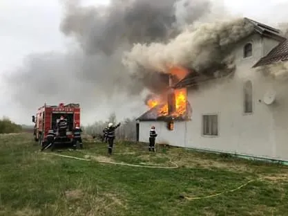 incendiu la Ulmi