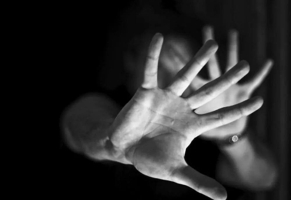 O femeie din Băneasa și-a agresat și amenințat mama. Ce măsuri au luat polițiștii 