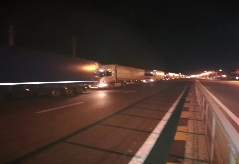 Trafic intens la frontiera cu Bulgaria. Coloană de tiruri pe 10 km, la Giurgiu