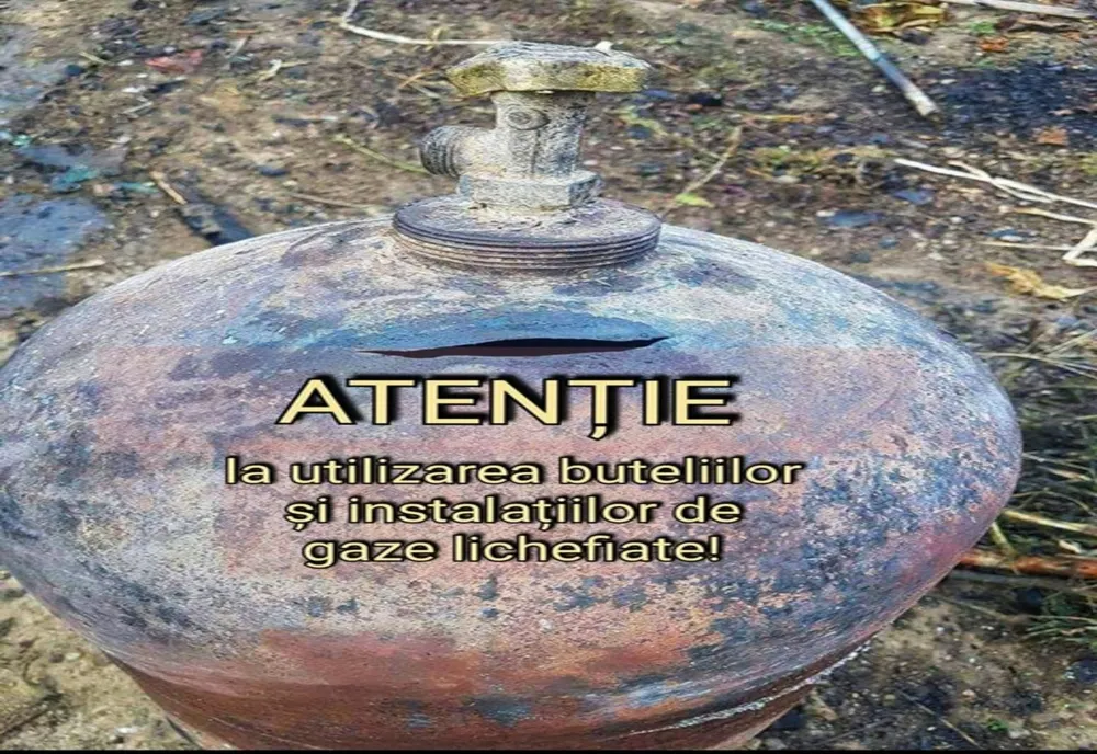 Explozie urmată de un incendiu într-o gospodărie din Săbăreni