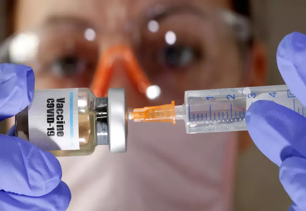 12 centre de vaccinare în județul Giurgiu, dintre care unul mobil