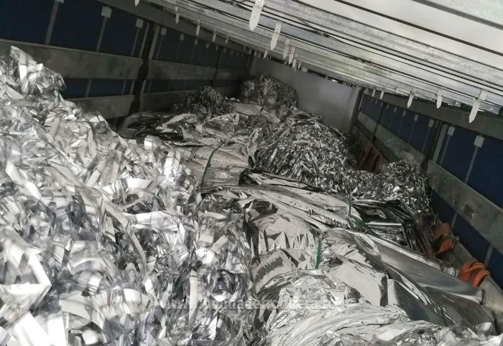 Peste 17 de tone de deșeuri din diferite materiale, oprite la Vama Giurgiu 