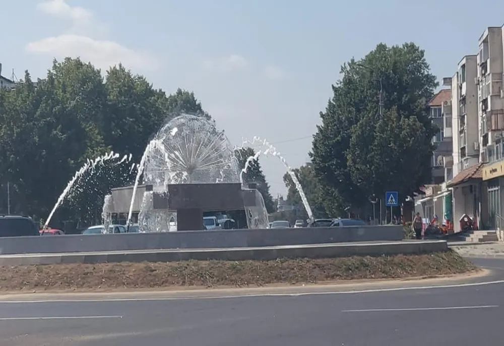 Giurgiu. Fântâna arteziană din nou sens giratoriu, pusă în funcțiune