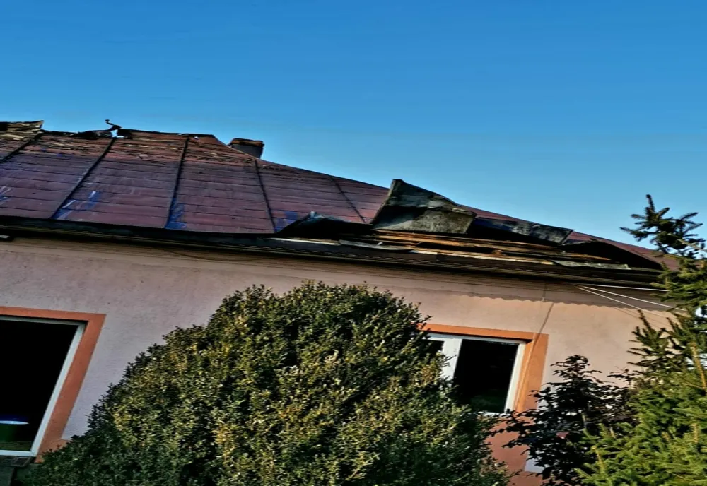 Incendiu la casa parohială din Crevedia Mare