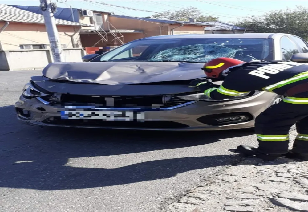 Accident rutier la Mârşa. O motociclistă a fost rănită 
