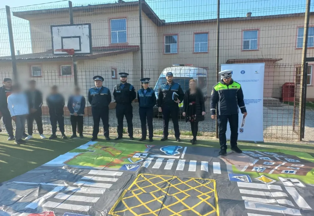 Poliţiştii desfăşoară acţiuni pentru siguranţa rutieră a elevilor în mai multe şcoli din judeţul Giurgiu 