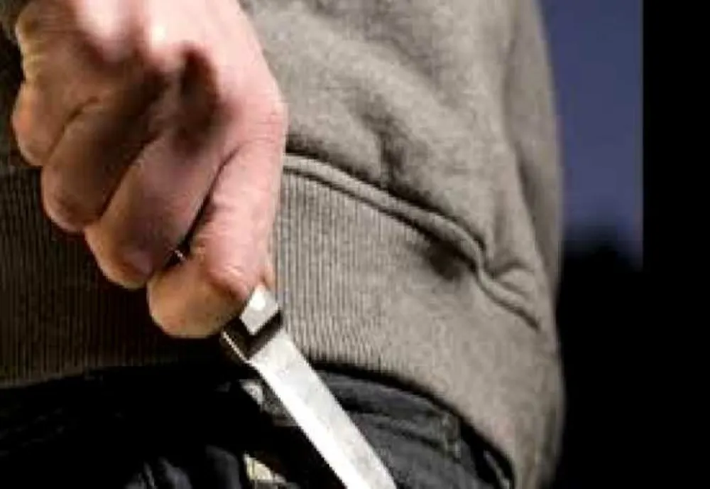 Scandal la un bar din Giurgiu. Bărbat reţinut de poliţişti după ce a agresat cu cuţitul un alt bărbat 