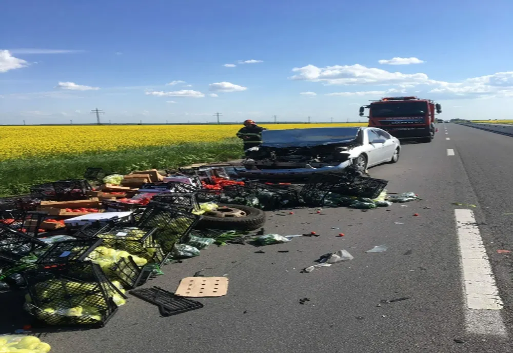 Coliziune între o autoutilitară încărcată cu legume şi un autoturism, pe DN 5, la Călugăreni