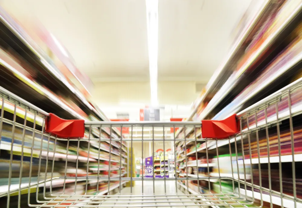 Zece hypermarketuri sancționate pentru că nu au respectat plafonarea adaosului comercial