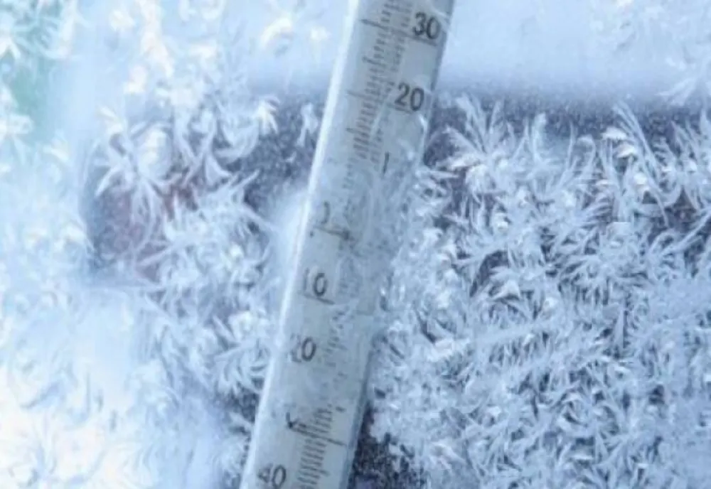 METEOROLOGII ANUNȚĂ GER CUMPLIT ȘI NINSORI ABUNDENTE