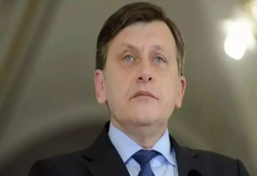 CRIN ANTONESCU: „PREȘEDINTELE ALES PE 18 MAI VA GĂSI UN GUVERN ÎN FUNCȚIUNE. NU E ÎN PREOCUPĂRILE MELE SĂ SCHIMB ACEST GUVERN”