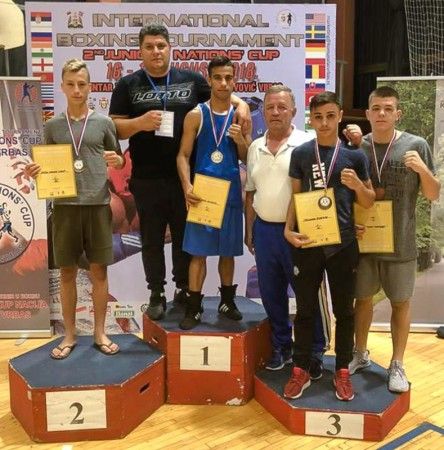 39522360_2583739108318487_4574614867205423104_n-444x450