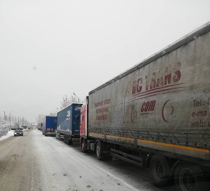 cozi de tiruri în Vama Giurgiu