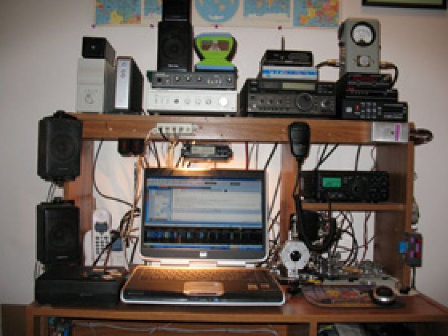 Post de radio pirat desființat de polițiști