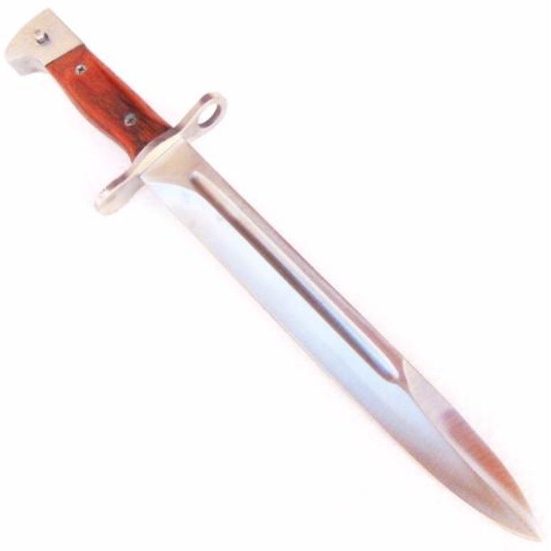 baionetă tip militar