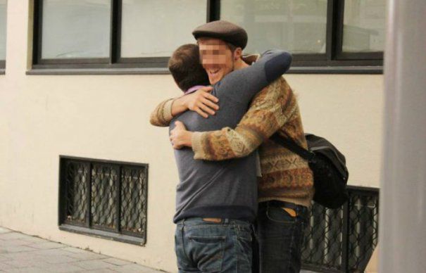 i-a sustras bani din buzunar