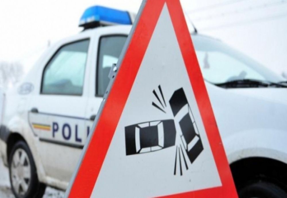 Coliziune în lanț între trei autoturisme, pe DN 6, în localitatea Gorneni
