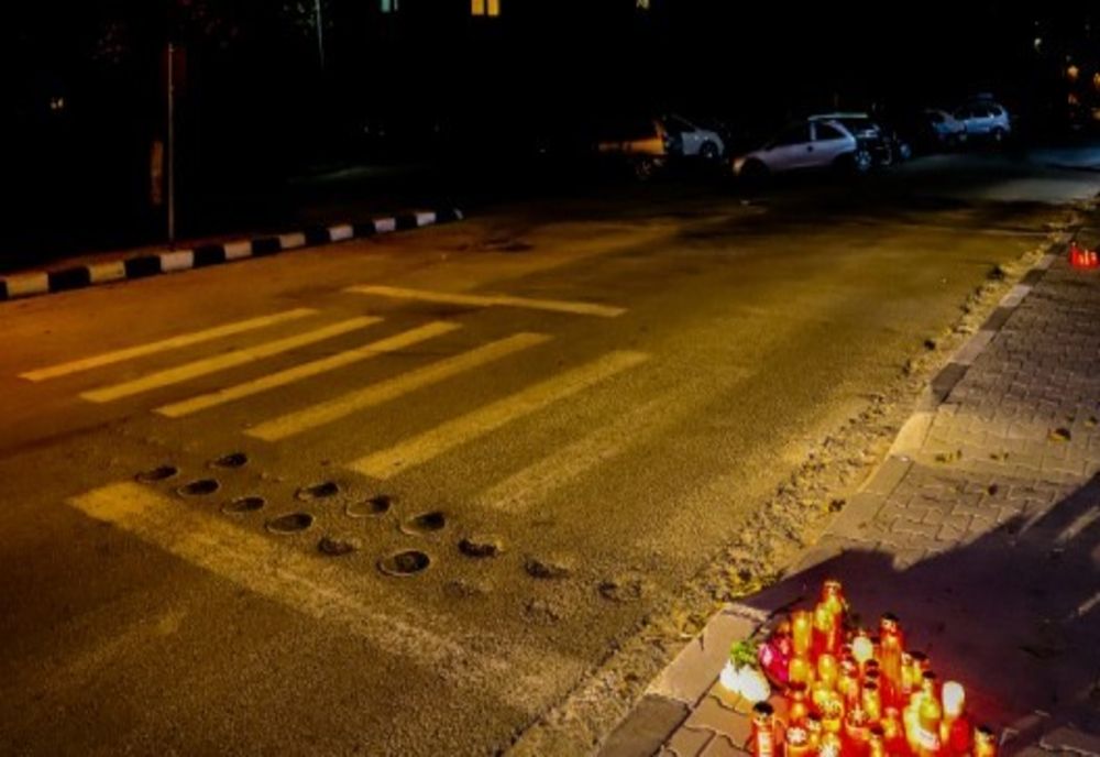 Cadrele didactice de la școala unde învăța fetița ucisă pe trecerea de pietoni, apel către autorități   