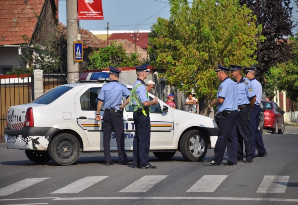Peste 1.000 de poliţişti, jandarmi şi pompieri vor asigura paza şi protecţia secţiilor de vot