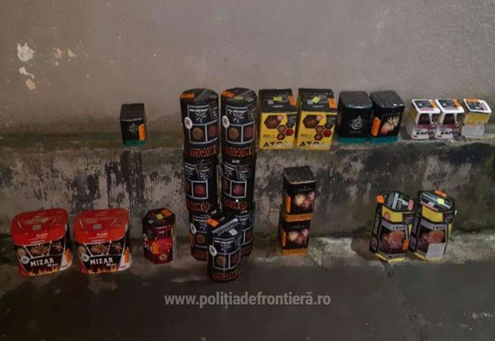 24 de seturi de articole pirotehnice fără documente de proveniență, găsite într-un BMW