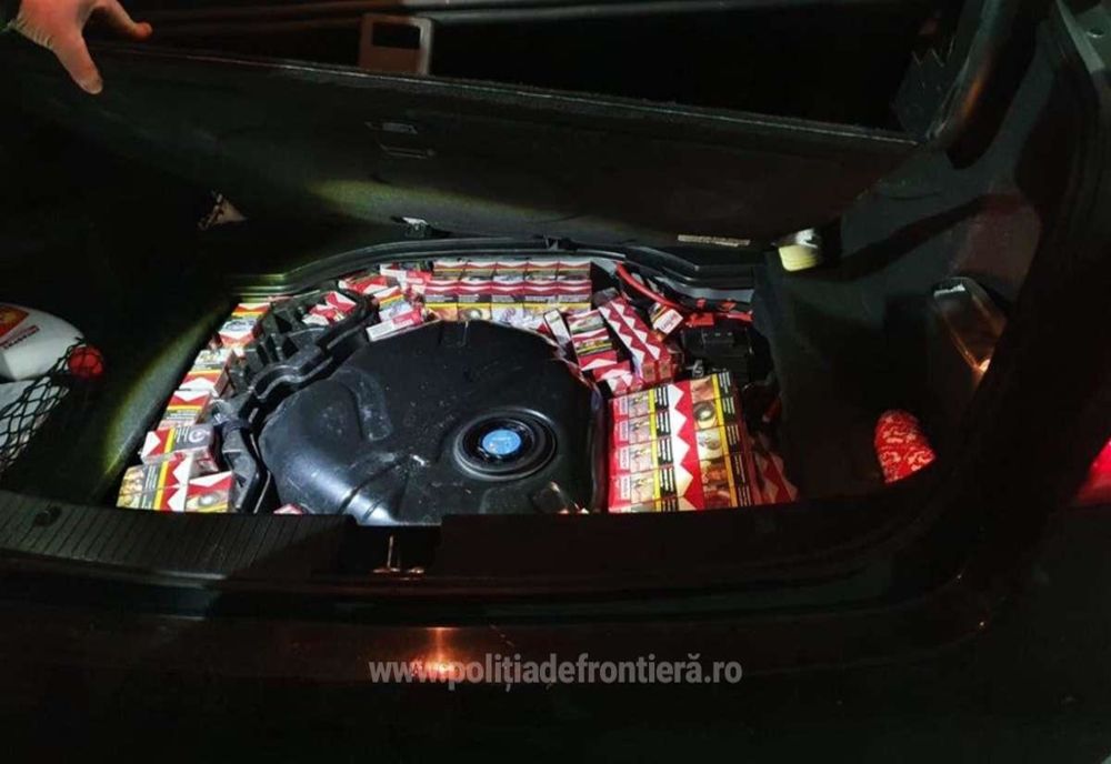 Ţigări ascunse printre bagaje, descoperite la P.T.F. Giurgiu