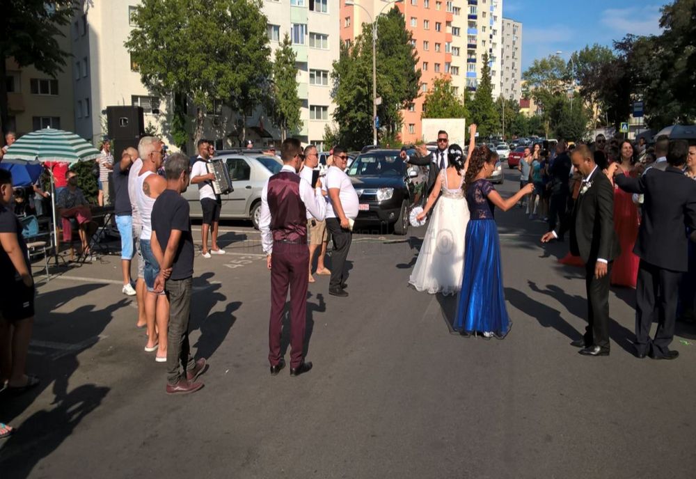 Poliția pune „stop” petrecerilor în mijlocul străzii cu amenzi de mii de lei 