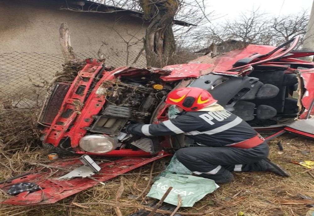 Coliziune în lanț pe DJ 603. Trei persoane au fost rănite 