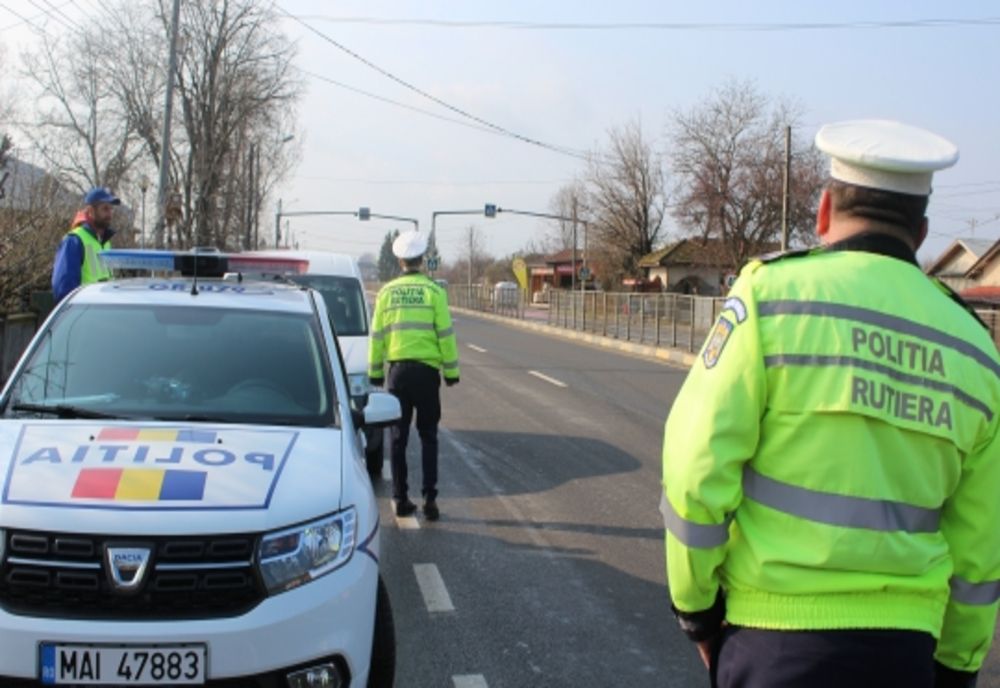 Sute de amenzi aplicate și zeci de permise reținute de către polițiști în urma controalelor în trafic