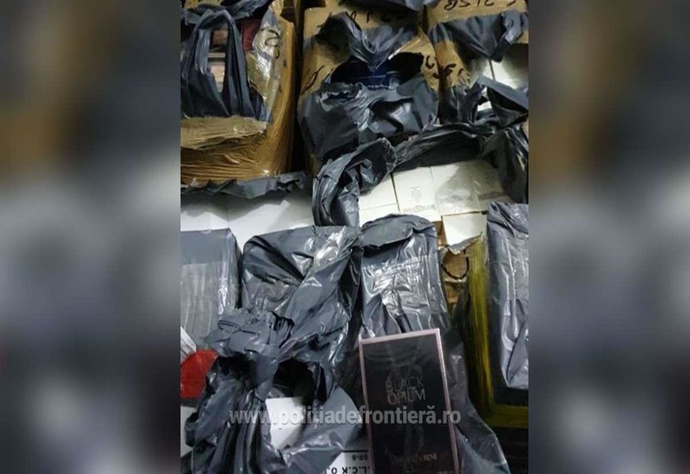 Textile și parfumuri, susceptibile a fi contrafăcute, descoperite la Punctul de Trecere a Frontierei Giurgiu