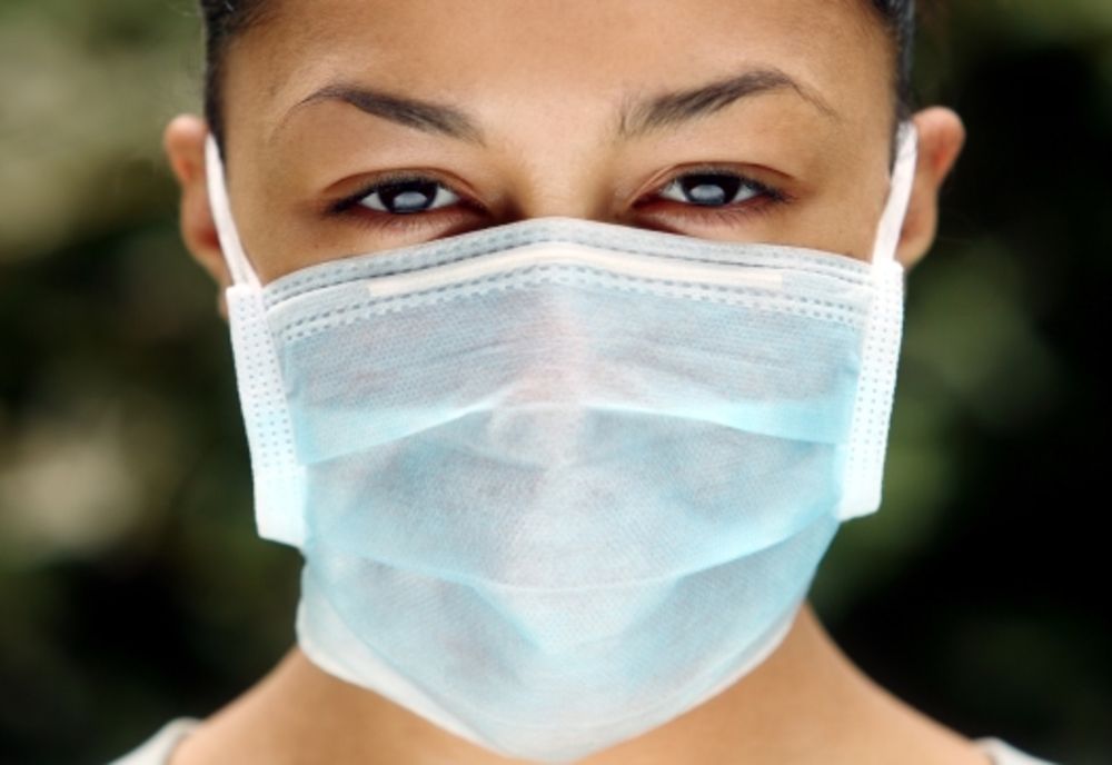 Giurgiuvenii golesc farmaciile de măști de protecție