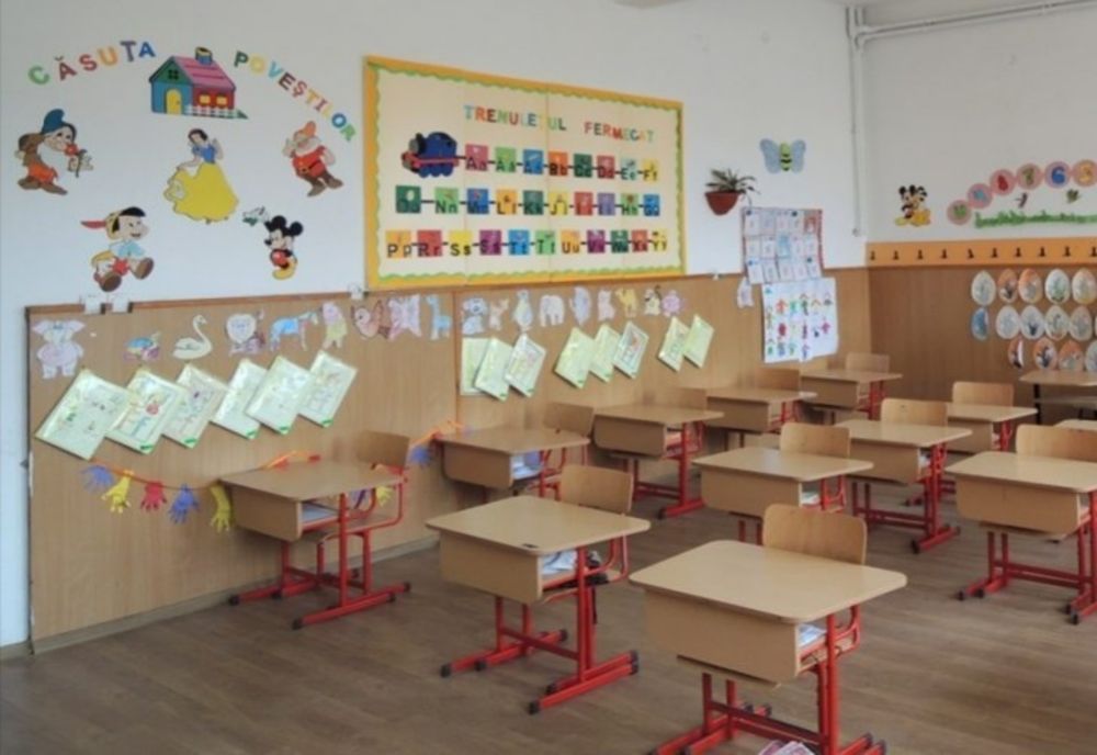 Numărul maxim de elevi în clasele de gimnaziu, liceale şi profesionale se reduce de la 30 la 26