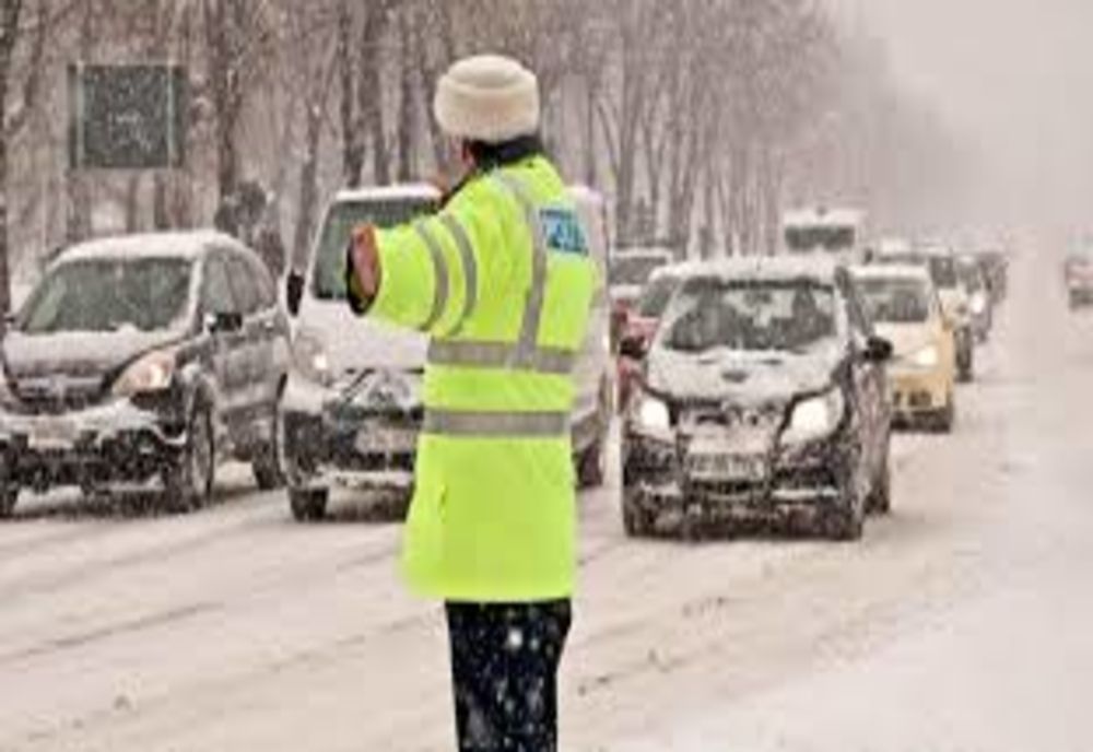 Atenție șoferi! Ce recomandă polițiștii pe timpul codului galben de ninsori și vânt puternic