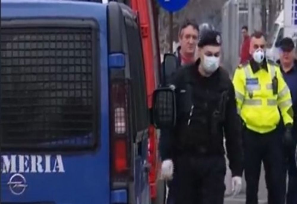 Cinci convoaie cu zeci de români veniți din Italia, escortate de jandarmii și polițiștii giurgiuveni