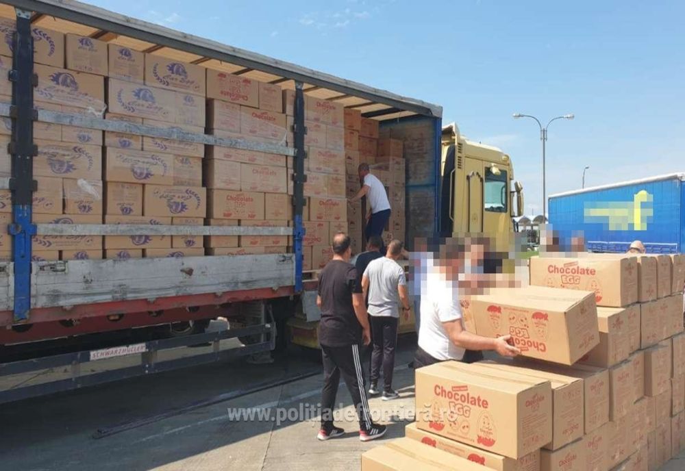 15.120 flacoane tip spray cu substanță insecticidă   descoperite la P.T.F. Giurgiu 