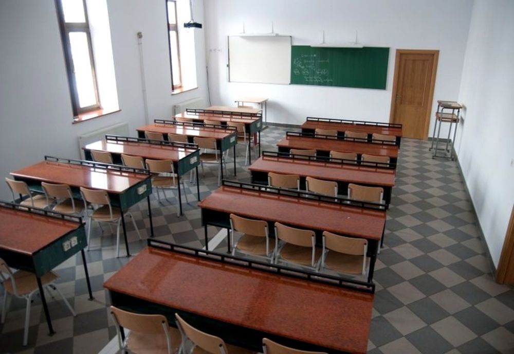 10 elevi și doi profesori din județul Giurgiu, confirmați cu coronavirus