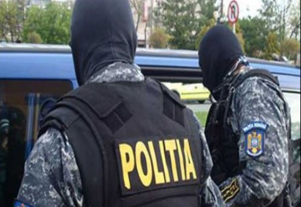 Percheziții domiciliare ale polițiștilor giurgiuveni într-o comună din Teleorman! Ce caută aceștia